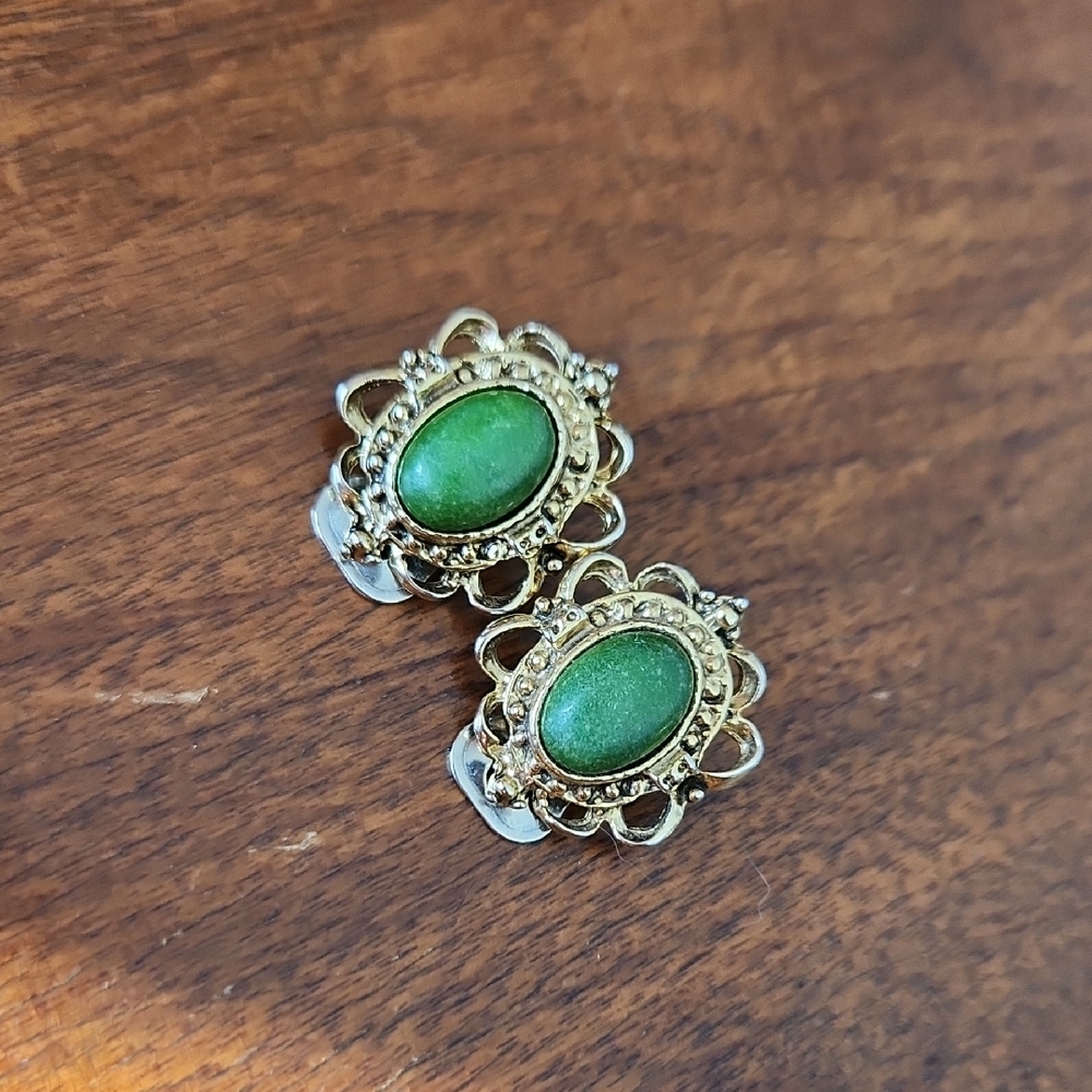 Elegant Green Stone Women's Earrings